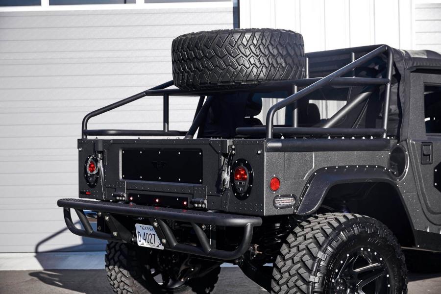 Детали экстерьера Hummer H1 Launch Edition by Mil-Spec Automotive 2018 года  (фото 6 из 21)